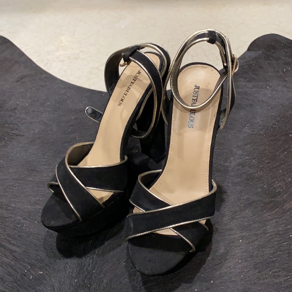 Size 7.5 Shoe Set - Picture 4 of 6
